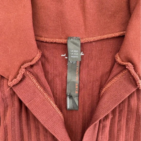 Urban Outfitters Cropped Tank Top - Picture 3 of 4